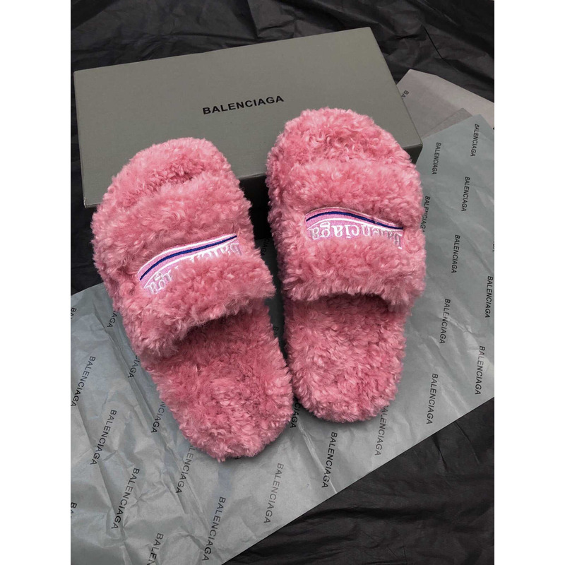 Ba*len*cia*ga fur sandals pink