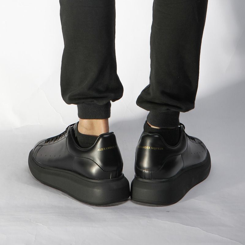 Alexander McQueen Sneaker in Black