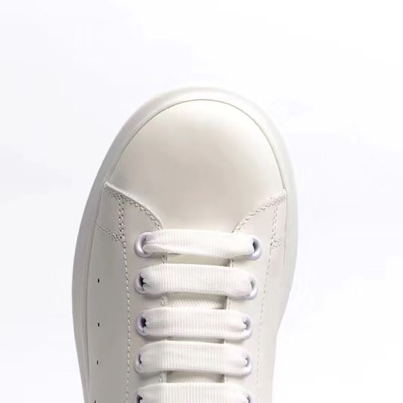 Alexander McQueen Sneaker in White&Reflective Blue