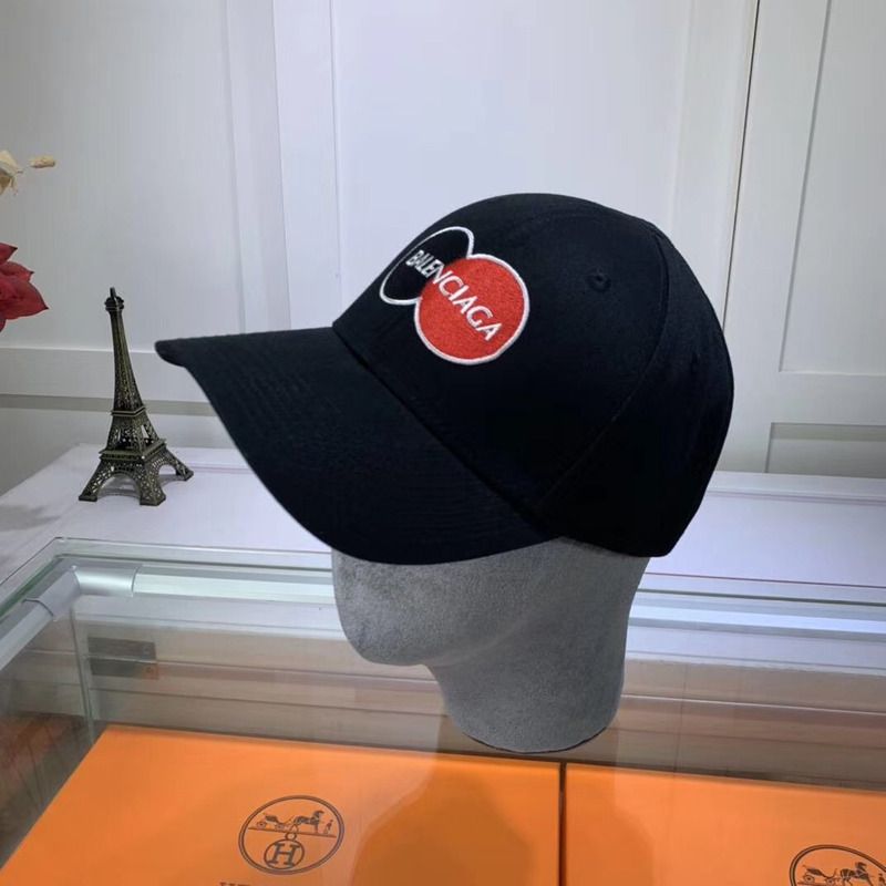Ba*len*cia*ga uniform cap in black