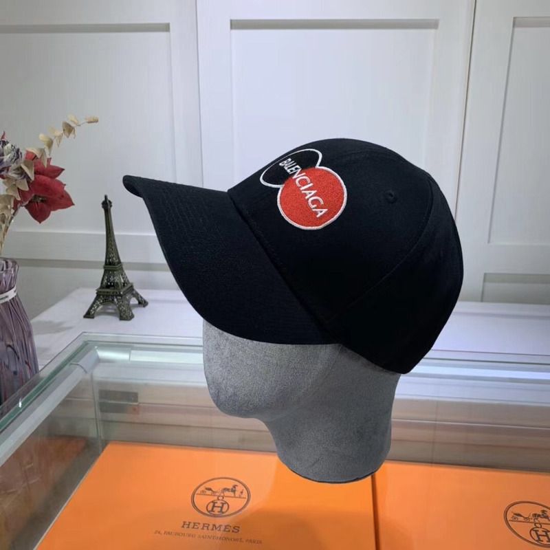 Ba*len*cia*ga uniform cap in black