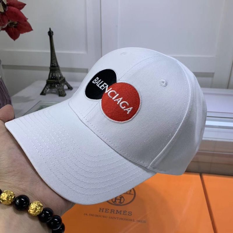 Ba*len*cia*ga uniform cap in white