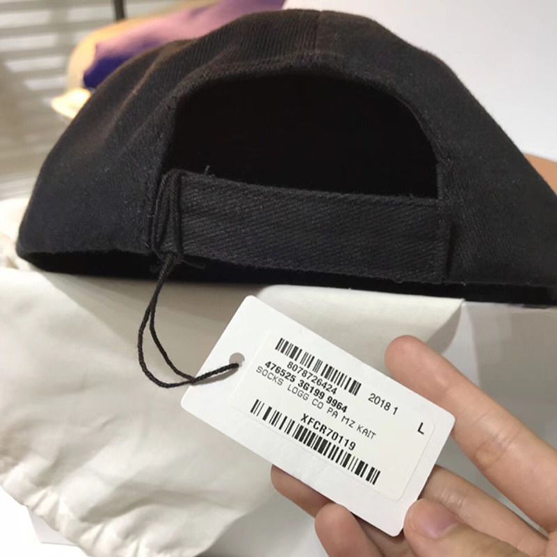 Ba*len*cia*ga classic baseball cap with embroidered logo(black)