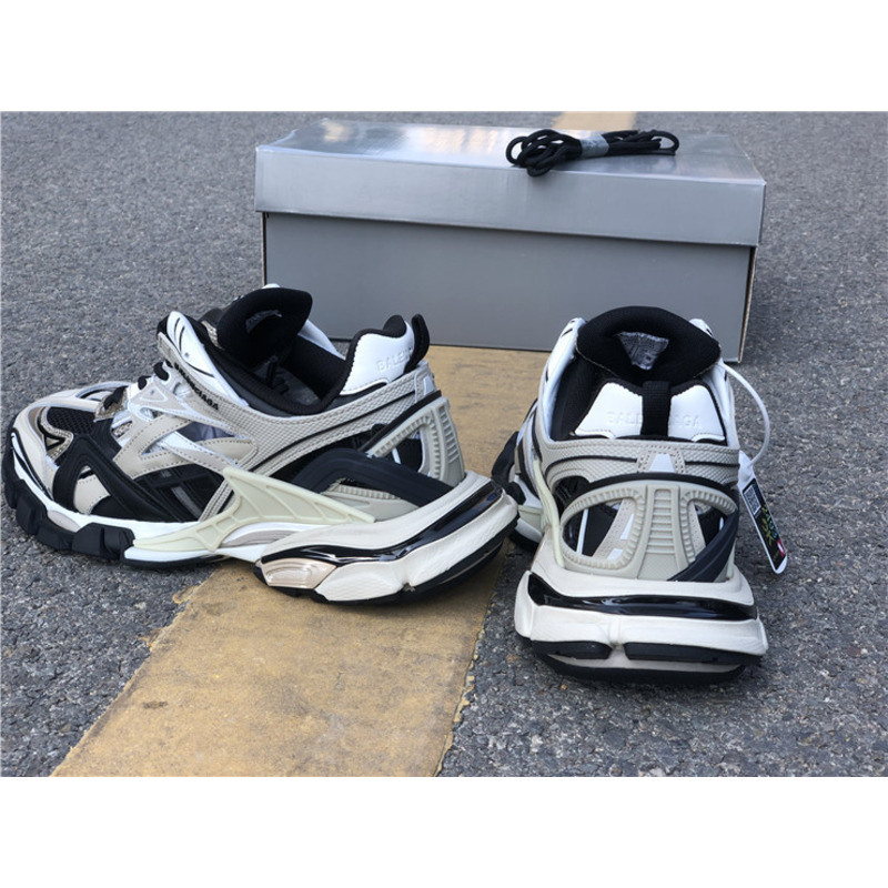 Ba*len*cia*ga 4.0 beige black sneakers men women