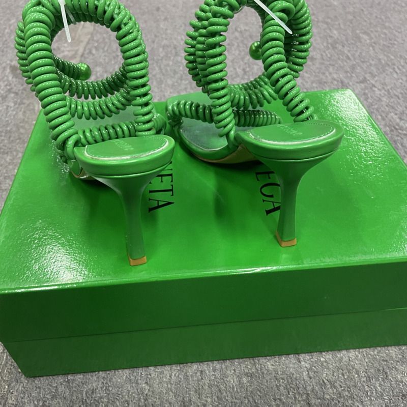 Bo*te*ga ve*ne*ta sandals wire stretch grass womens green