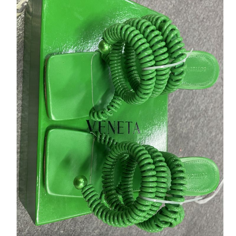Bo*te*ga ve*ne*ta sandals wire stretch grass womens green