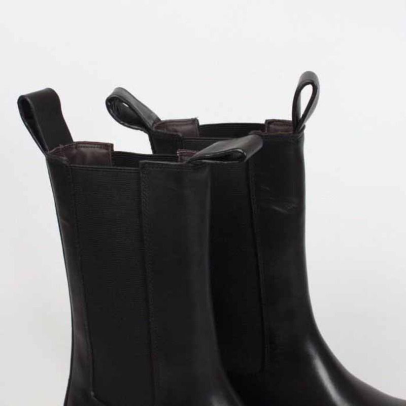 Bo*te*ga ve*ne*ta high leather boots with platform soles
