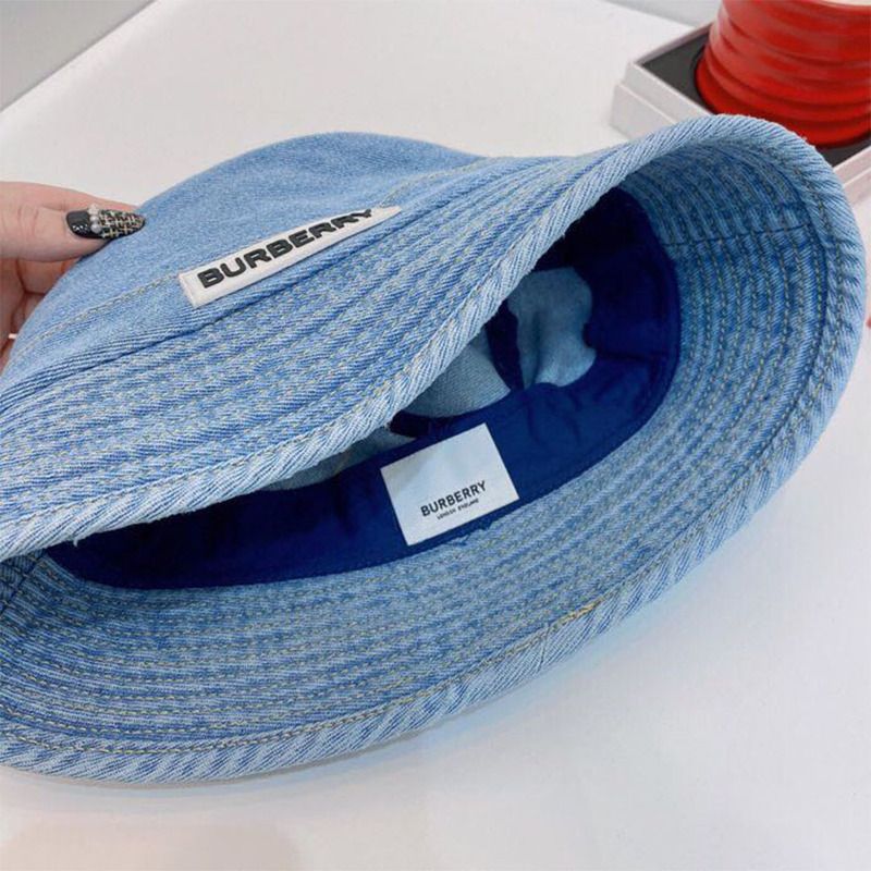 B**rry light denim bucket hat