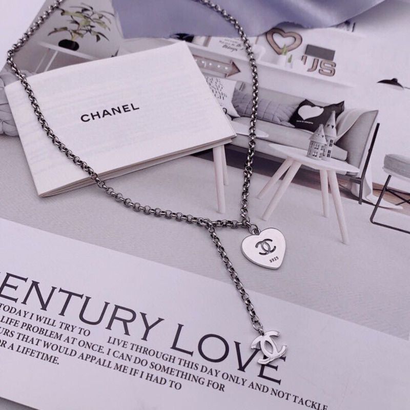 Ch*el camellia vintage peach heart clavicle chain necklace