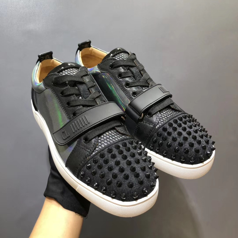 Ch**an louboutin l**is junior spikes vs flat