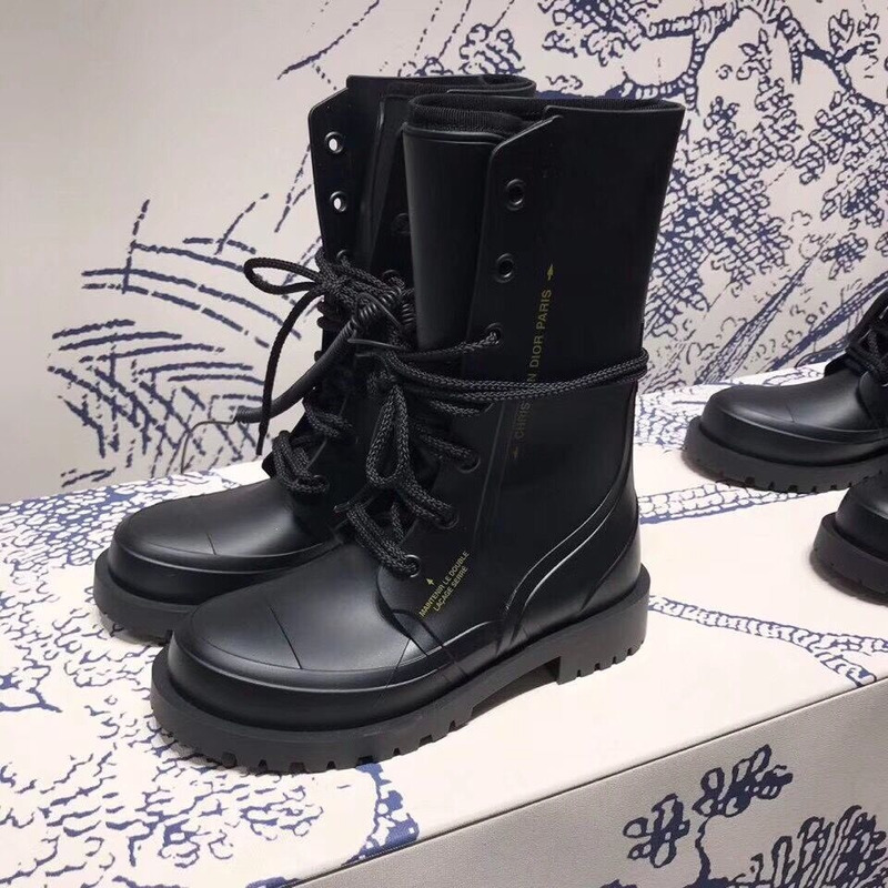 D*or black boots