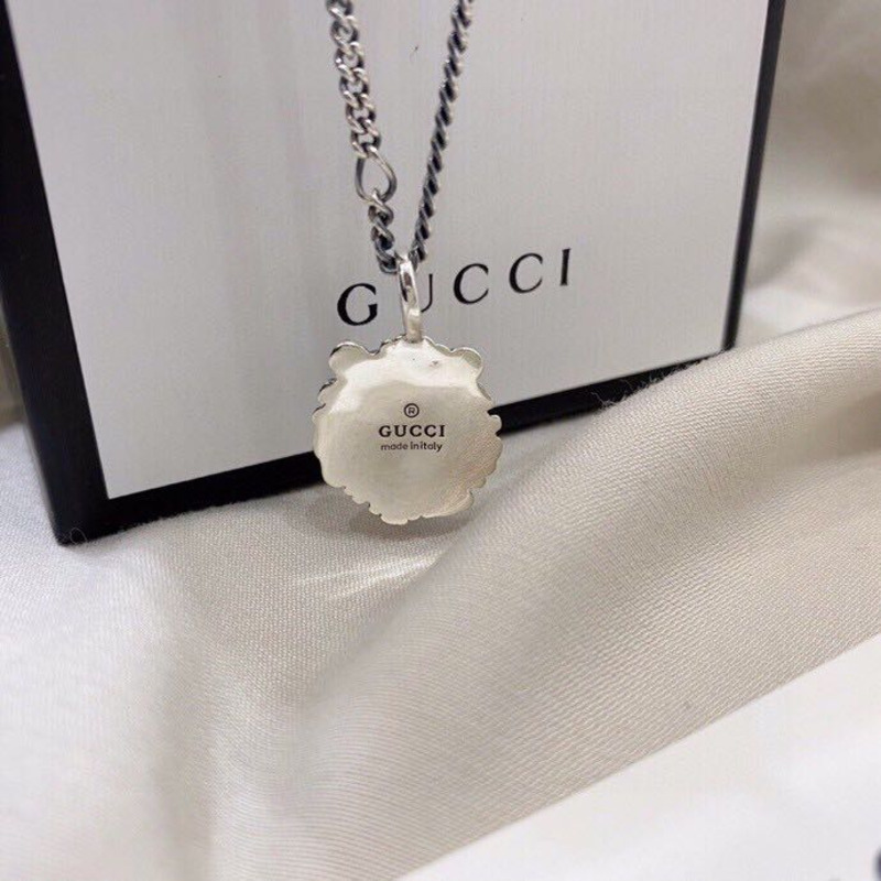 G*u*i 925 sterling silver lion head pendant