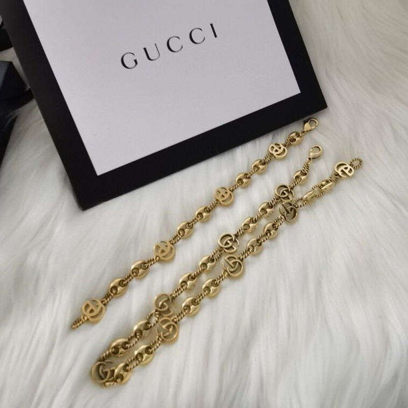 G*u*i necklace