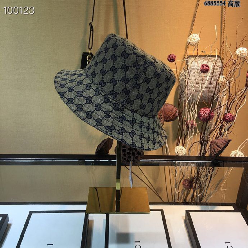 G*u*i lame bucket hat