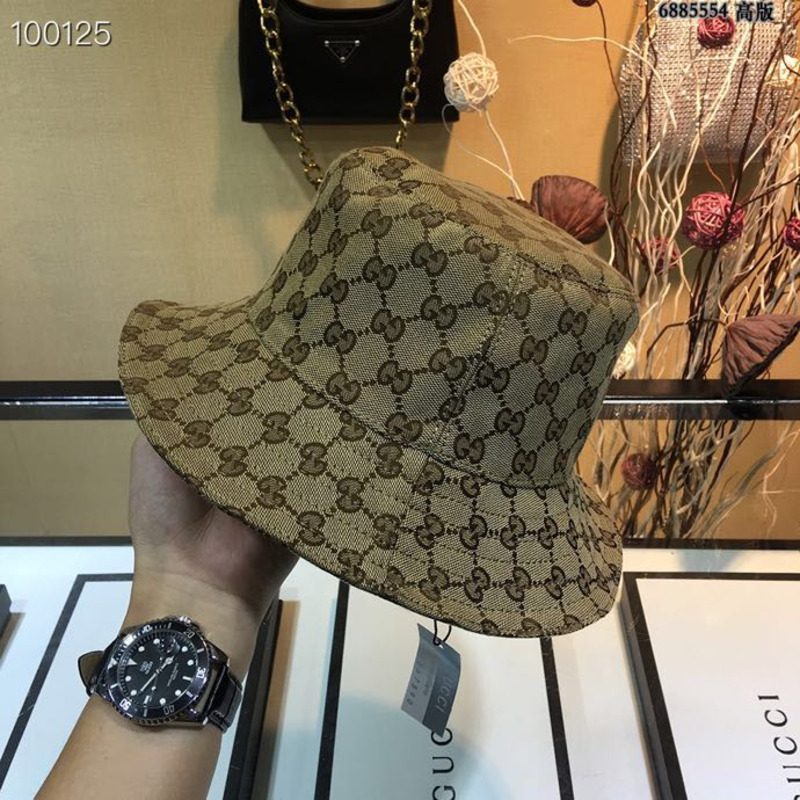 G*u*i lame bucket hat