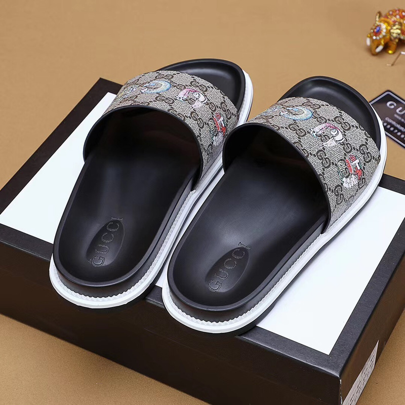 G*u*i logo slide sandal