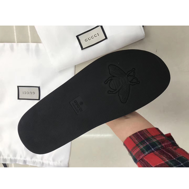 G*u*i web horsebit thong sandals