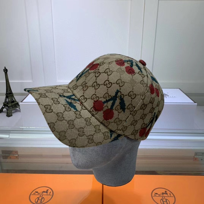 G*u*i cherry canvas baseball hat