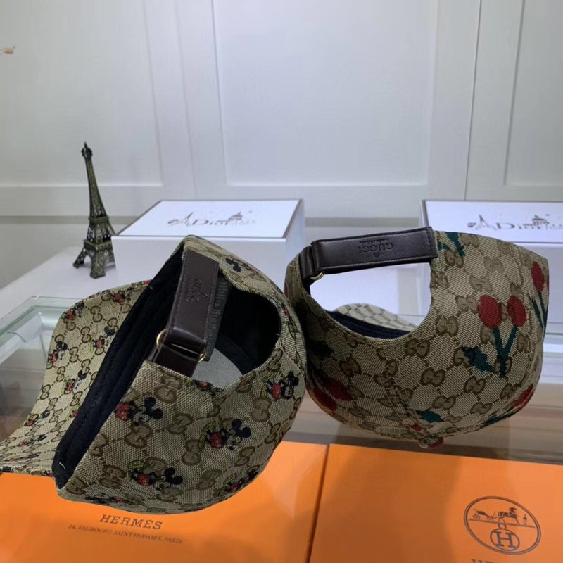 G*u*i cherry canvas baseball hat