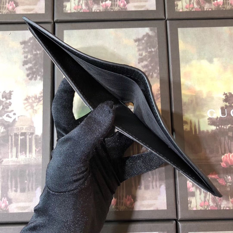 G*u*i wallet with interlocking g