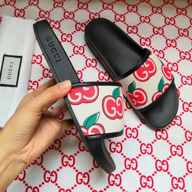 G*u*i apple slide sandal