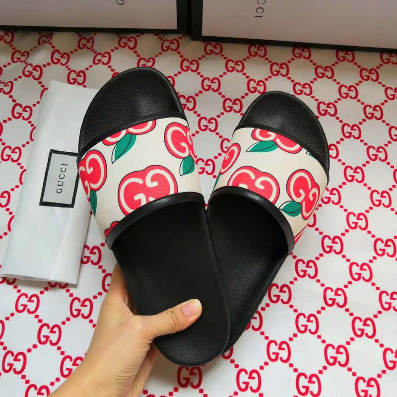 G*u*i apple slide sandal