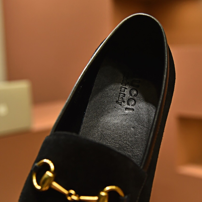G*u*i jordaan velvet loafer