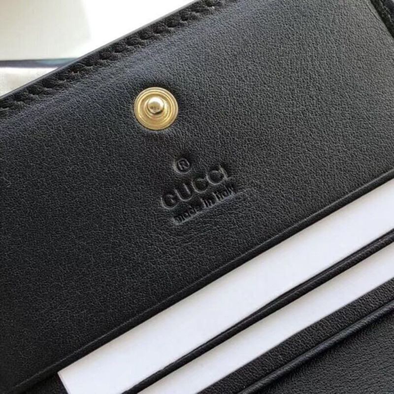 G*u*i bees card case