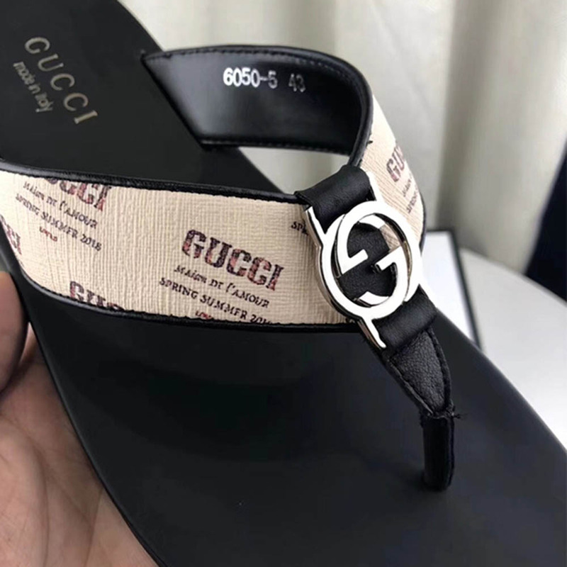 G*u*i invite stamp print thong slides