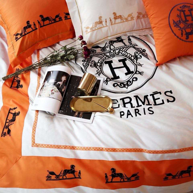 H**mes paris bed sheet