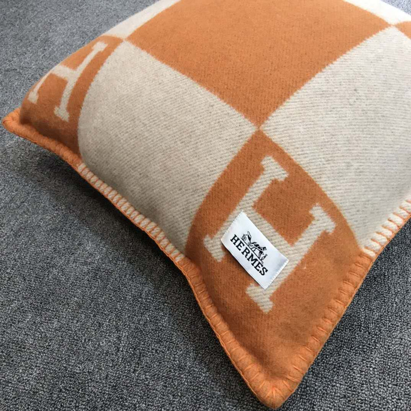 H**mes pillow