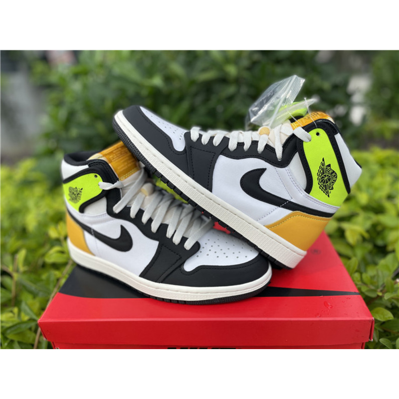 Air Jordan 1 High OG"Volt Gold"555088 118 Sneakers Men