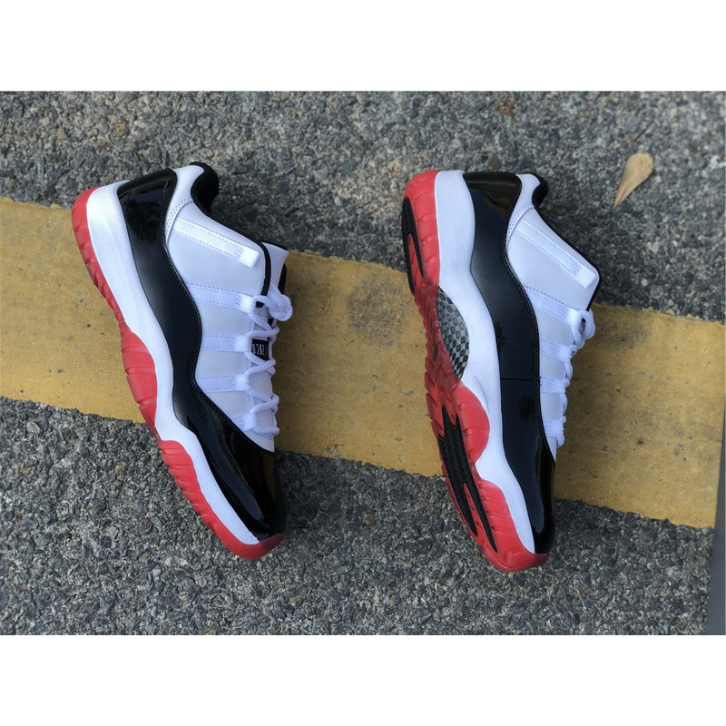 Air Jordan 11 Low AV2187 160 Sneakers Men