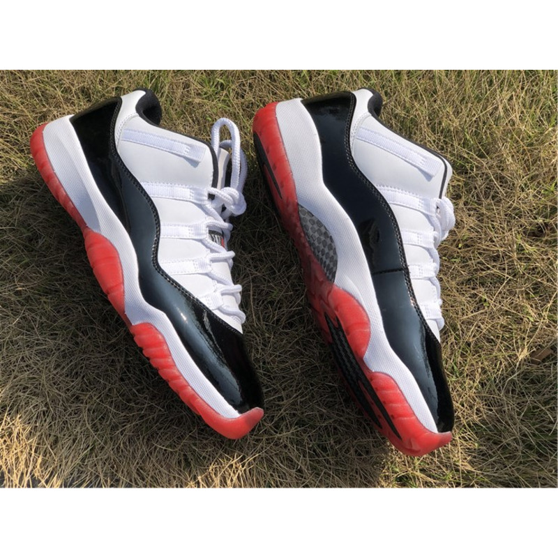 Air Jordan 11 Low AV2187 160 Sneakers Men