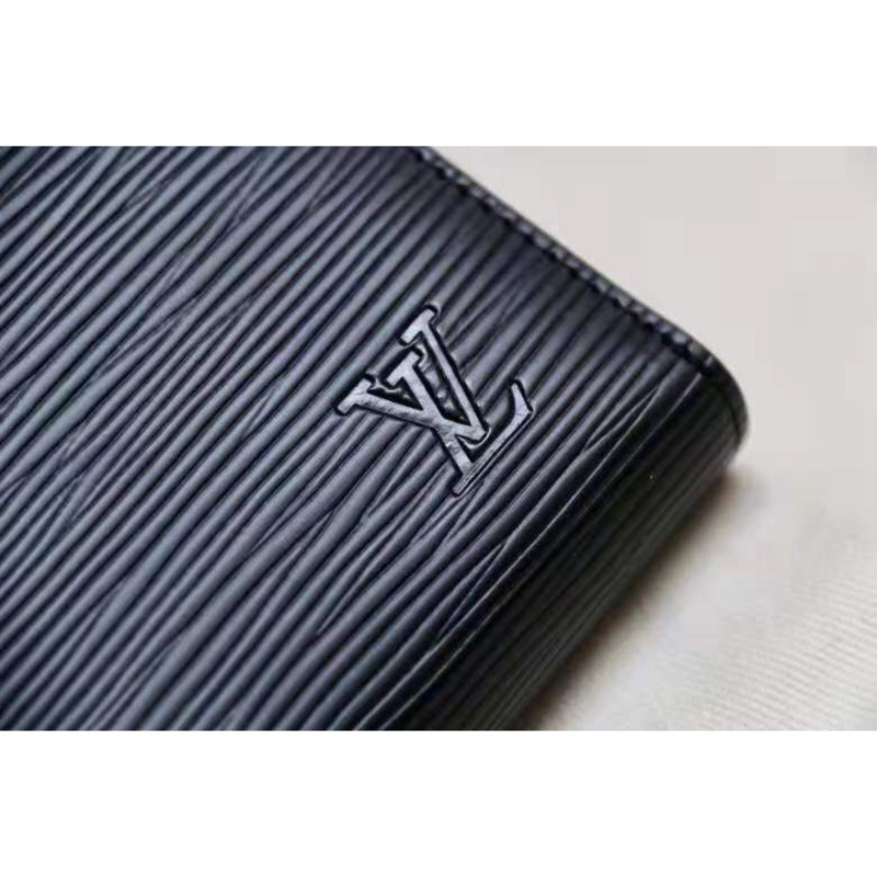 l**is V*t*n black wallet