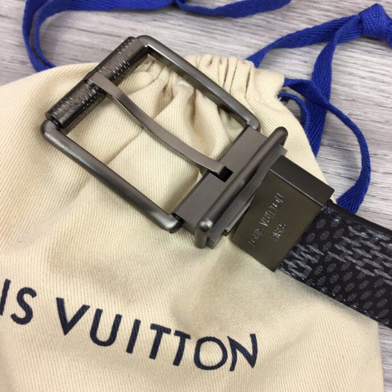 l**is V*t*n damier print 40mm belt