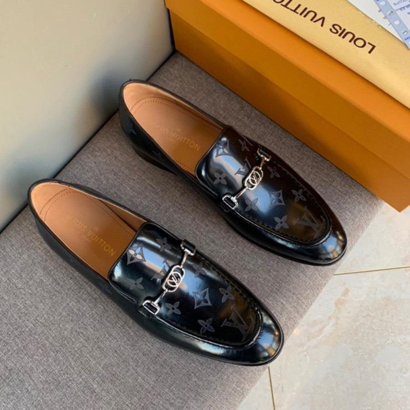 l**is V*t*n monogram loafers men