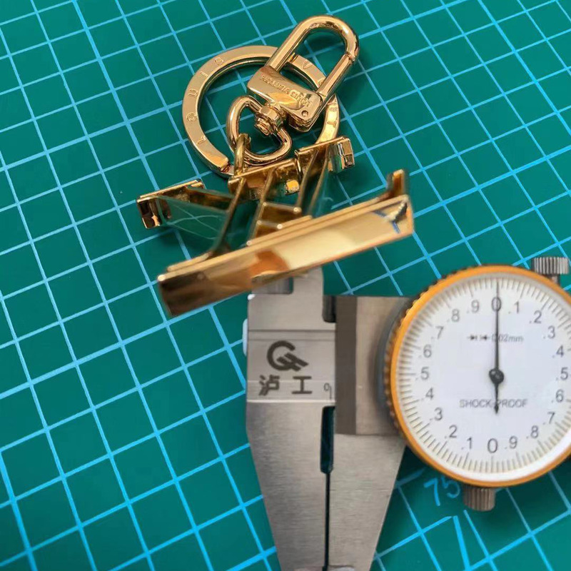 l**is V*t*n keychain