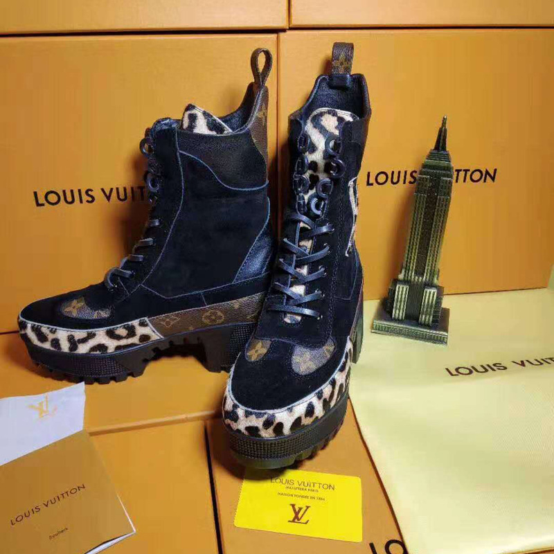 l**is V*t*n laureate platform desert boot