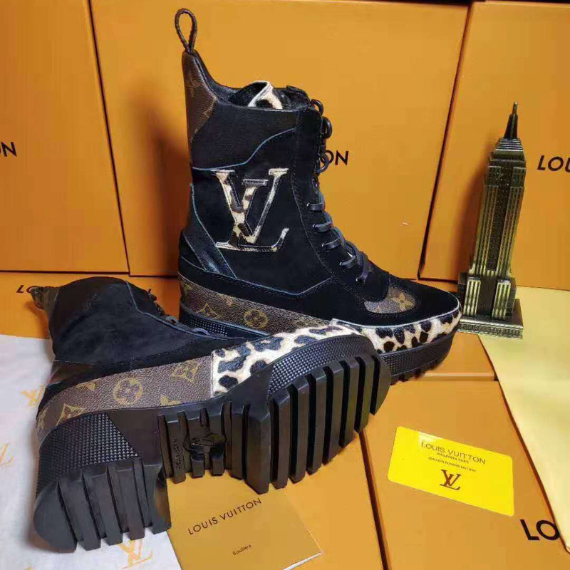 l**is V*t*n laureate platform desert boot