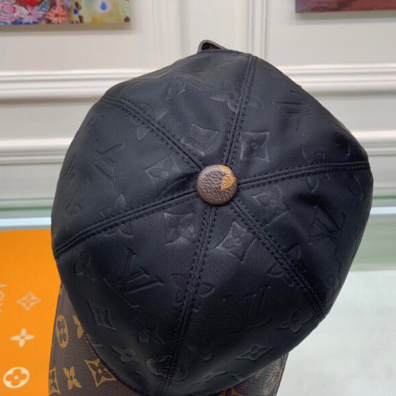 l**is V*t*n monogram baseball cap