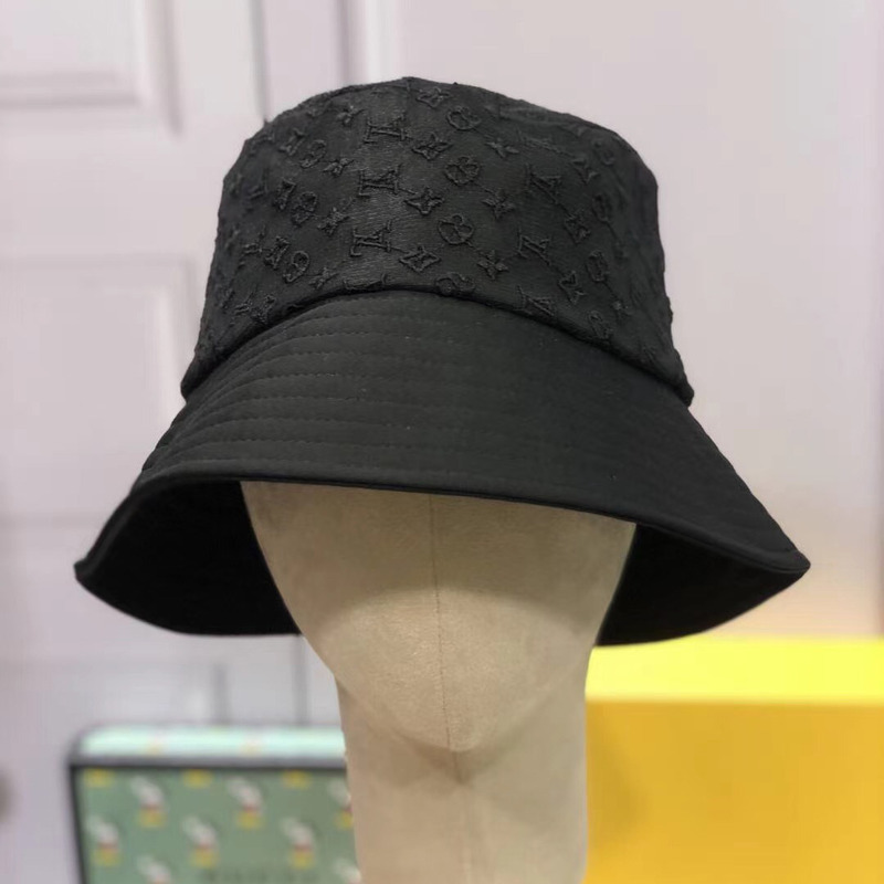 l**is V*t*n monogram bucket hat