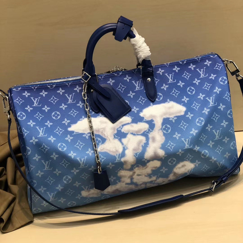 l**is V*t*n cloud duffle bag