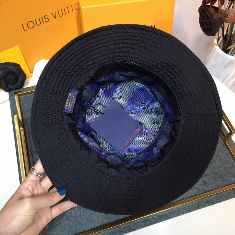 l**is V*t*n 2054 transformable bob