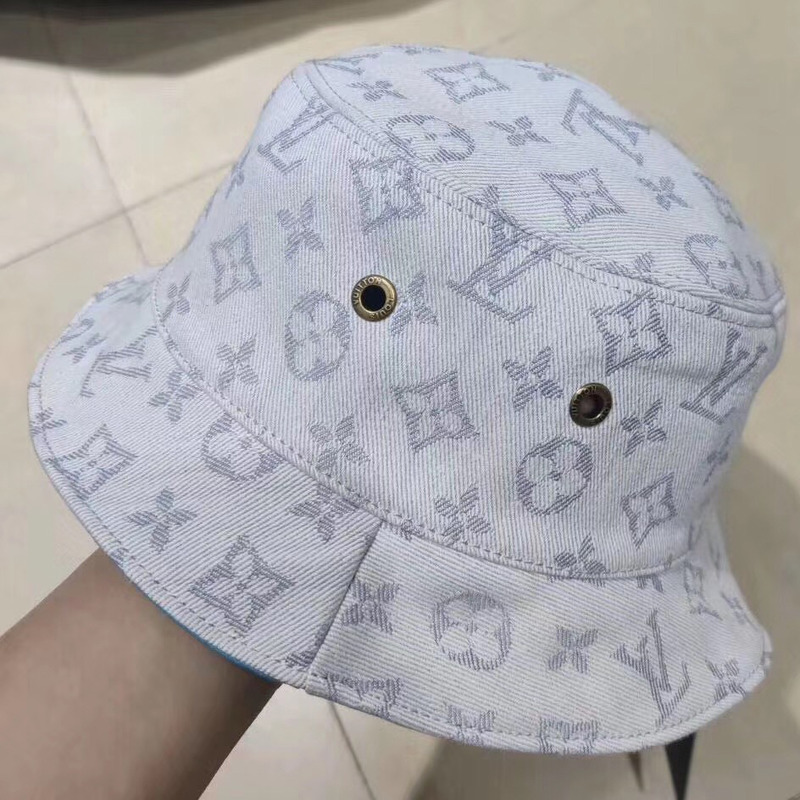 l**is V*t*n monogram denim bob