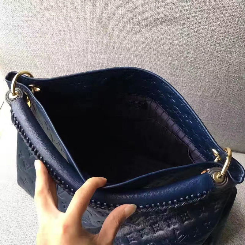 l**is V*t*n monogram surene mm chain tote handbag blue