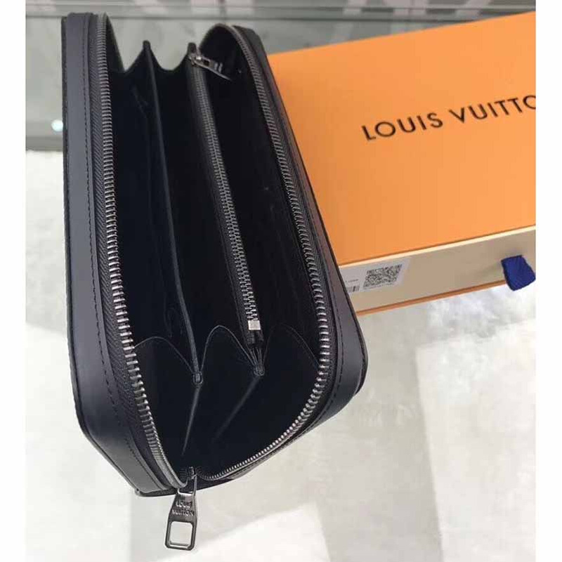 l**is V*t*n zippy wallet