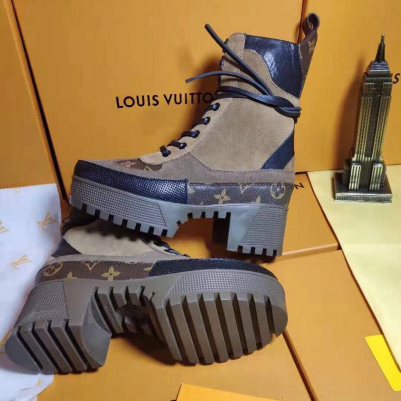 l**is V*t*n laureate platform desert boot