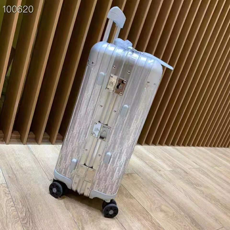 l**is V*t*n silver luggage