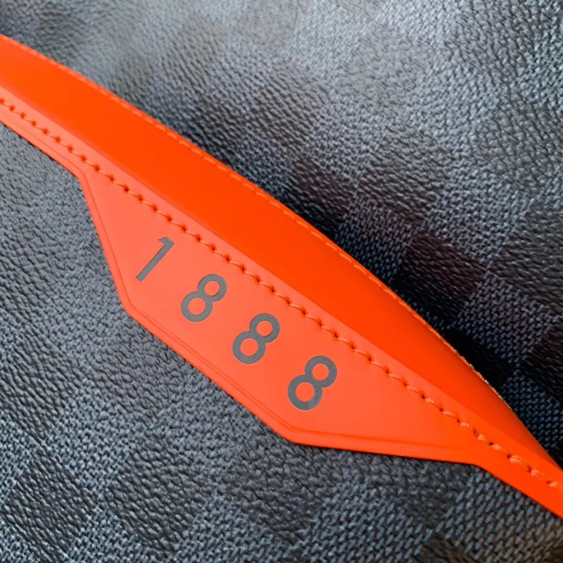 l**is V*t*n damier cobalt race discovery backpack